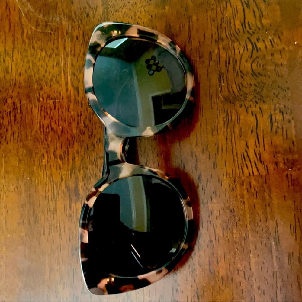 Diff Tortoise Shell Sunglasses - image 2